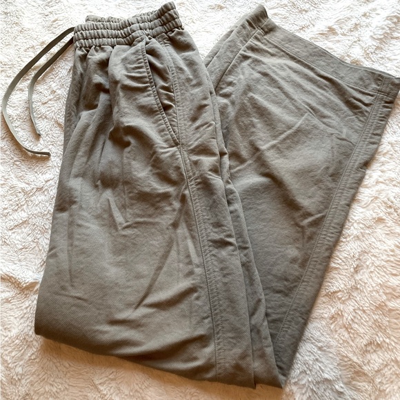 Uniqlo Wide Leg Drawstring Pants - Picture 1 of 5